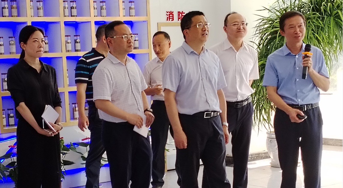 四川證監(jiān)局黨委書(shū)記、局長(zhǎng)唐理斌一行來(lái)公司調(diào)研